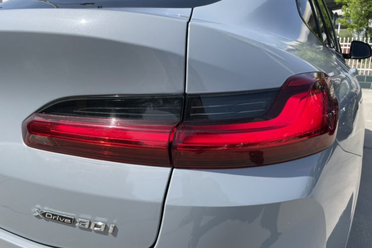 Used BMW X4 2022 xDrive 30i M Sport Package Exterior 4
