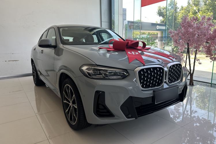 Used BMW X4 2022 xDrive 30i M Sport Package Front Right 45 Deg
