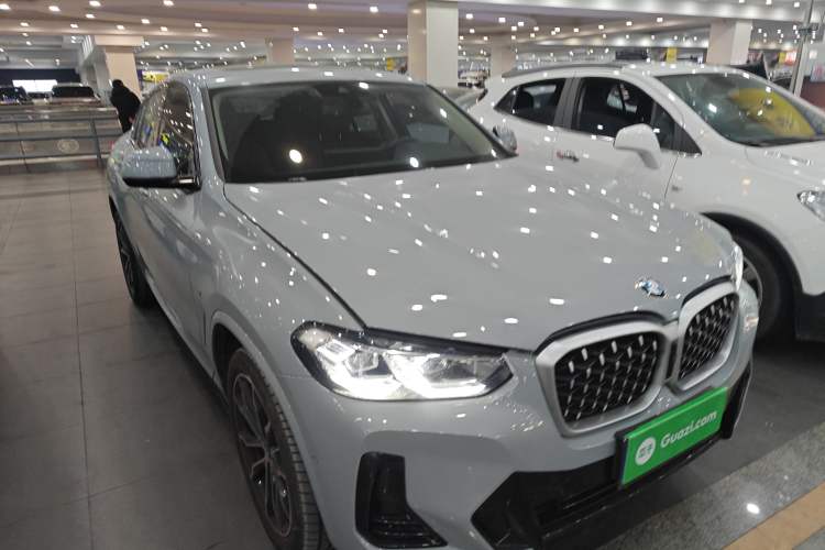Used BMW X4 2022 xDrive 30i M Sport Package Front Right 45 Deg