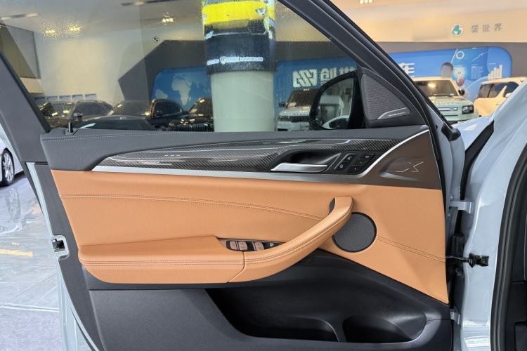 Used BMW X4 2022 M40i Interior 10