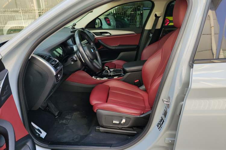 Used BMW X4 2022 xDrive 30i M Sport Package Left Front Seat