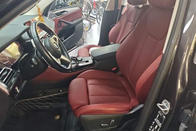 Used BMW X4 2022 xDrive 25i M Sport Package Left Front Seat