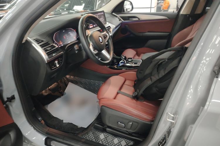 Used BMW X4 2022 xDrive 30i M Sport Package Left Front Seat