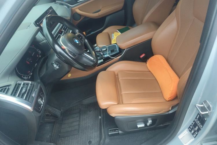 Used BMW X4 2022 xDrive 30i M Sport Night Edition package Left Front Seat