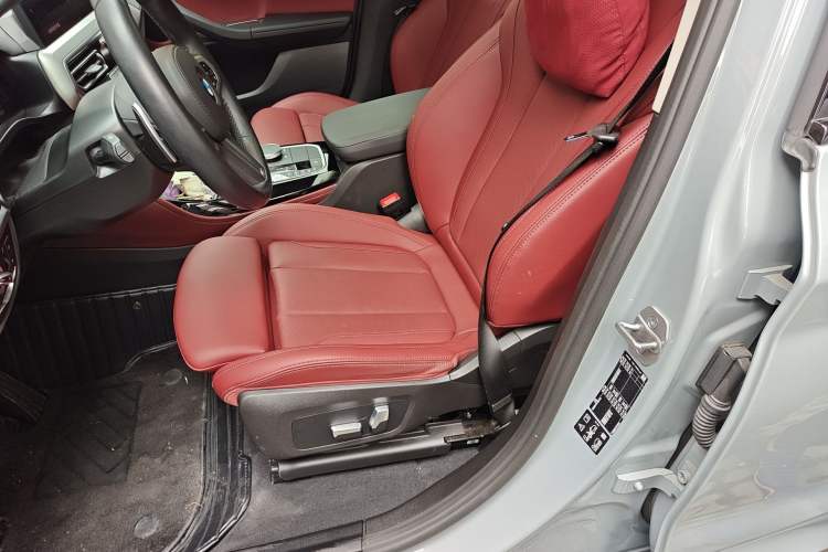 Used BMW X4 2022 xDrive 30i M Sport Package Left Front Seat