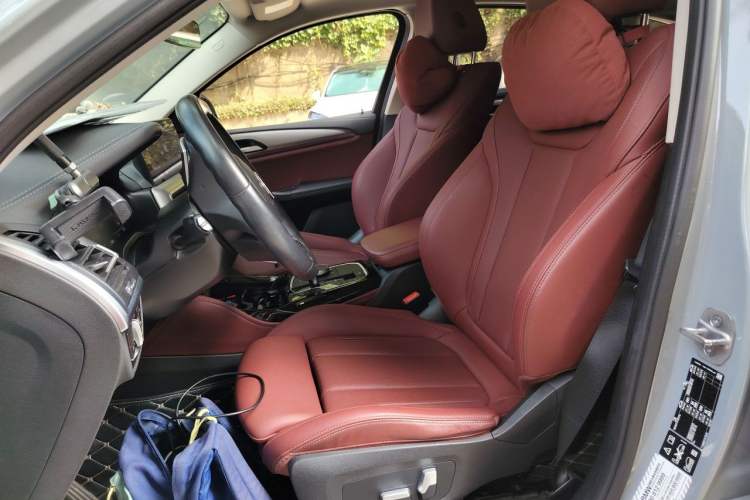 Used BMW X4 2022 xDrive 30i M Sport Package Left Front Seat