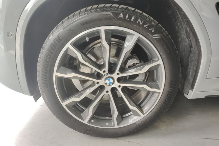 Used BMW X4 2022 xDrive 30i M Sport Package Left Front Wheel Hub