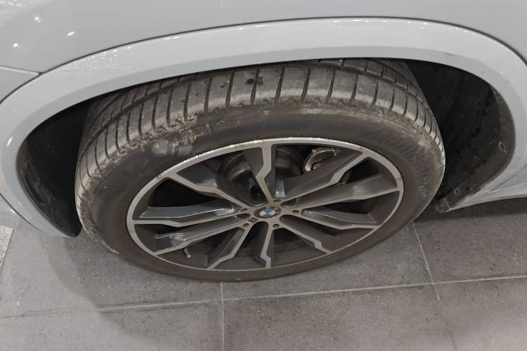 Used BMW X4 2022 xDrive 30i M Sport Package Left Front Wheel Hub