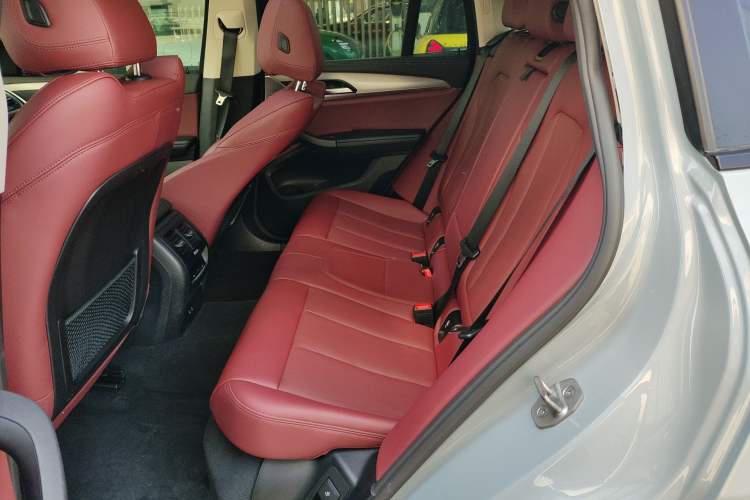Used BMW X4 2022 xDrive 30i M Sport Package Left Rear Seat