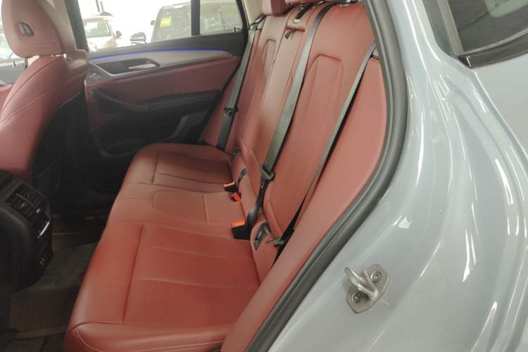 Used BMW X4 2022 xDrive 30i M Sport Package Left Rear Seat