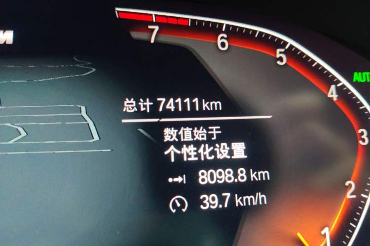 Used BMW X4  Odometer Close Up