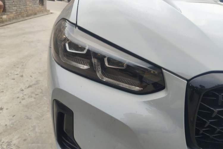 Used BMW X4 2022 xDrive 30i M Sport Night Edition package Right Front Headlight