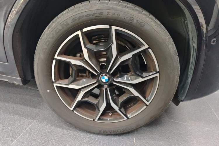 Used BMW X4 2022 xDrive 25i M Sport Package Right Front Wheel Hub