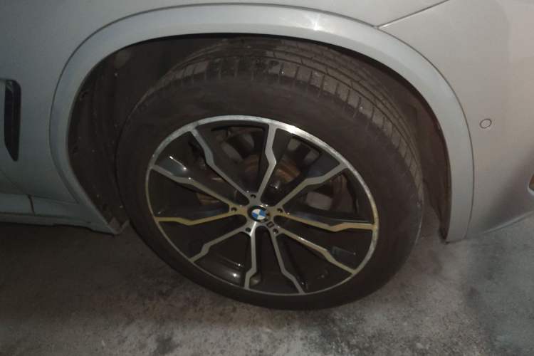 Used BMW X4 2022 xDrive 30i M Sport Package Right Front Wheel Hub