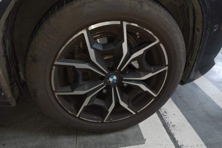Used BMW X4 2022 xDrive 25i M Sport Package Right Front Wheel Hub