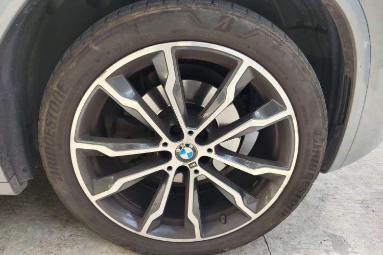 Used BMW X4 2022 xDrive 30i M Sport Package Right Front Wheel Hub
