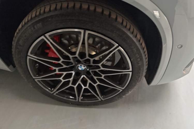 Used BMW X4 2022 Restyled xDrive 30i M Sport Night Edition Package Right Front Wheel Hub