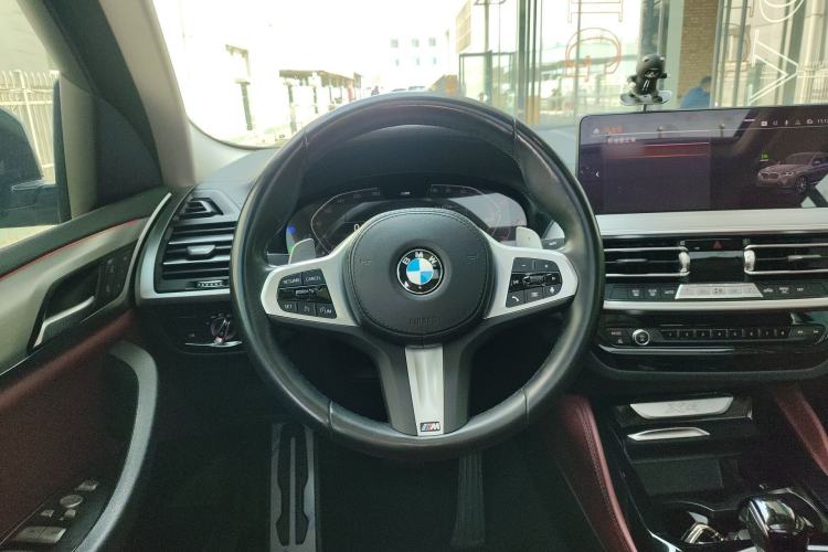 Used BMW X4 2022 xDrive 30i M Sport Package Steering Wheel