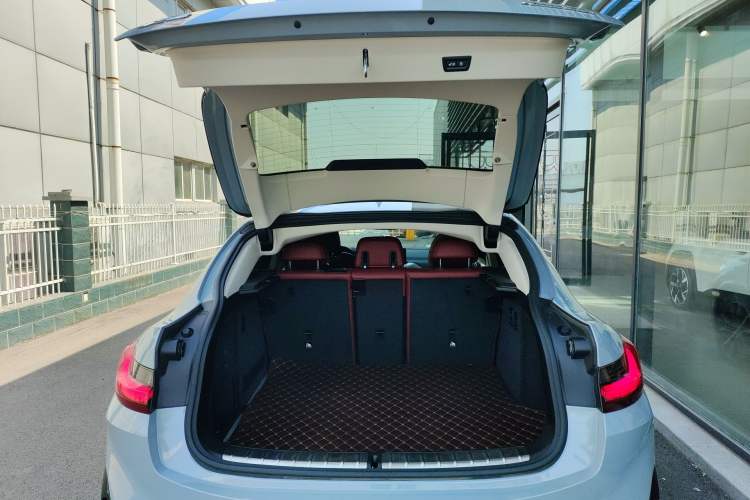 Used BMW X4 2022 xDrive 30i M Sport Package Trunk