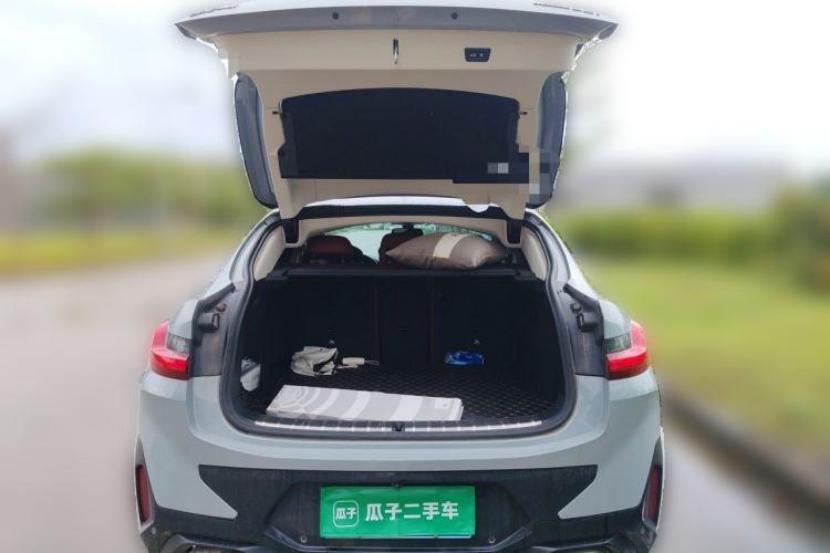Used BMW X4  Trunk