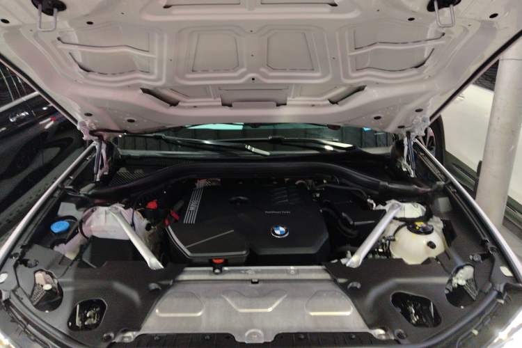 Used BMW X4 2022 xDrive 25i M Sport Package Engine Bay