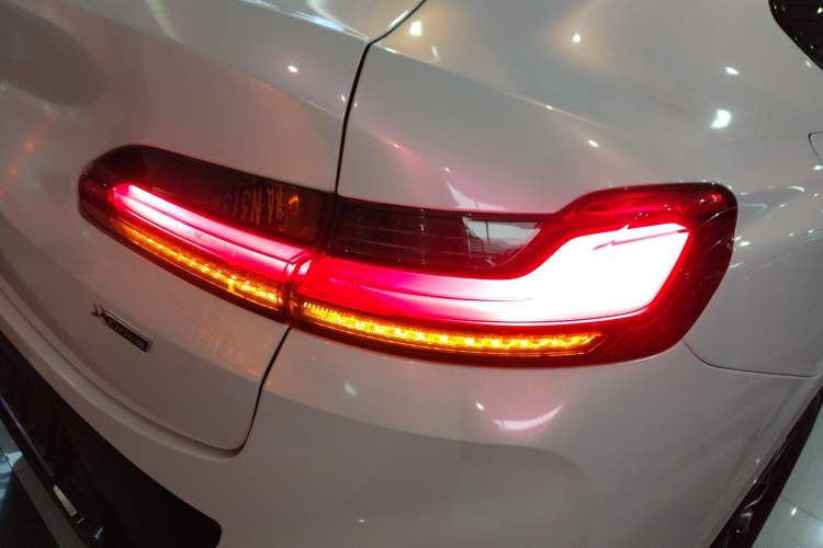 Used BMW X4 2022 xDrive 25i M Sport Package Exterior 3
