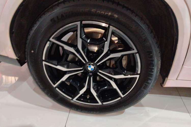 Used BMW X4 2022 xDrive 25i M Sport Package Exterior 5