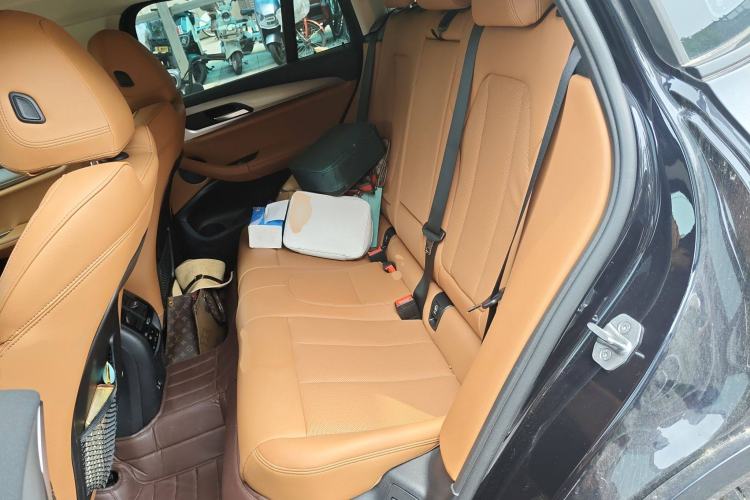 Used BMW X4 2022 xDrive 25i M Sport Package Left Rear Seat