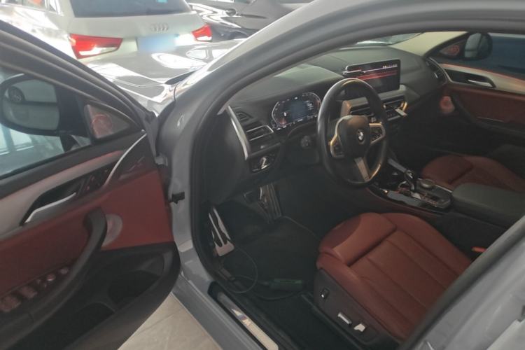 Used BMW X4 2022 xDrive 30i M Sport Package Driver Seat