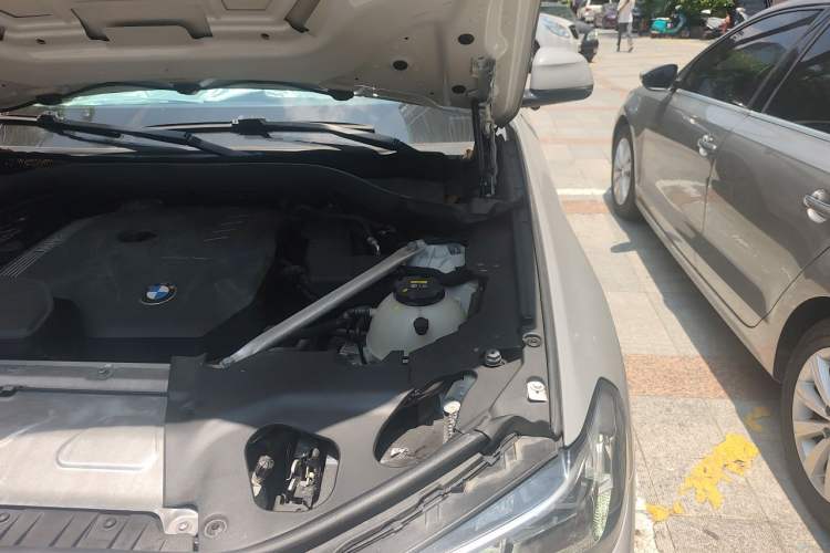 Used BMW X4 2022 xDrive 25i M Sport Package Engine Bay Left