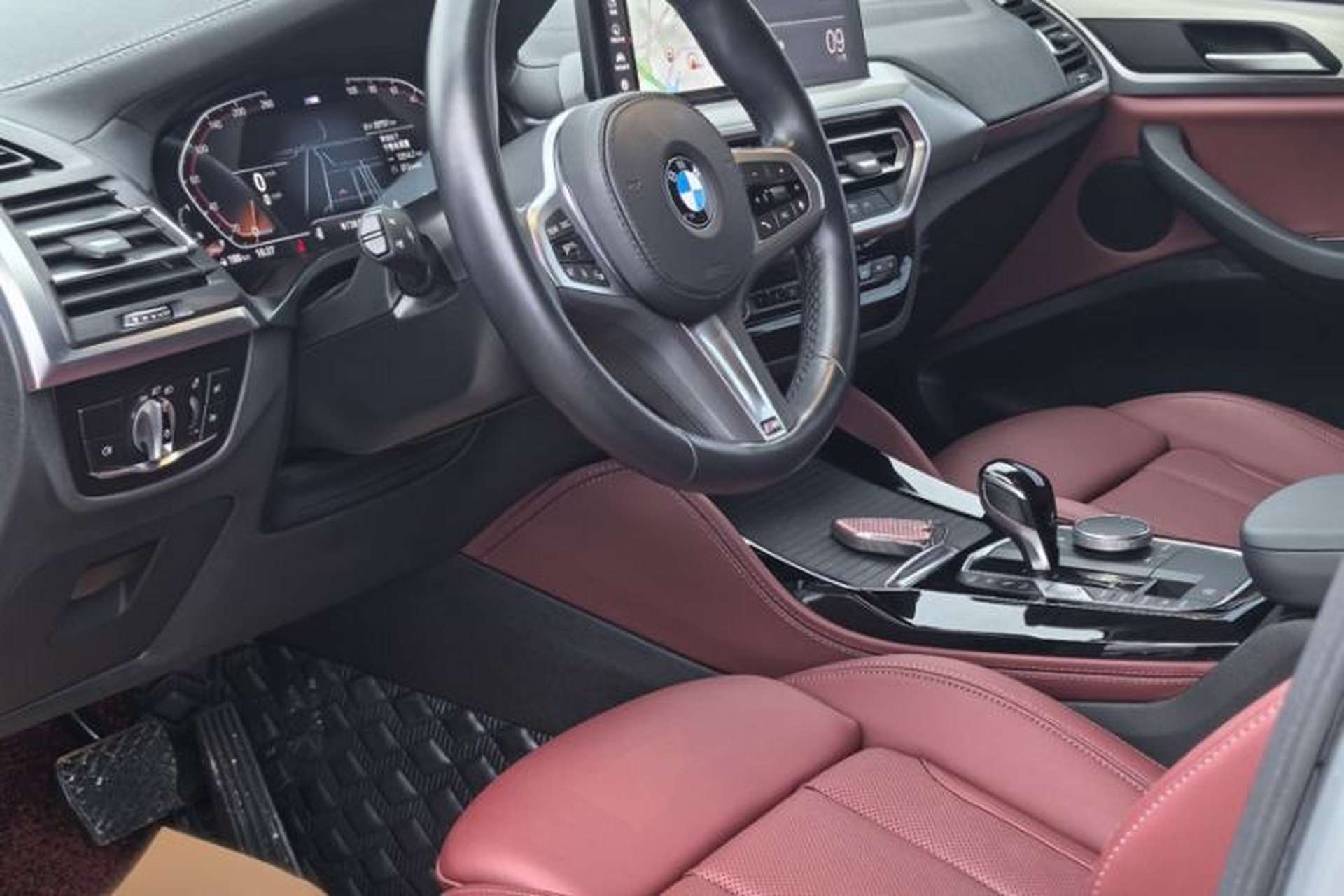 Used BMW X4 2022 xDrive 30i M Sport Package Interior 1