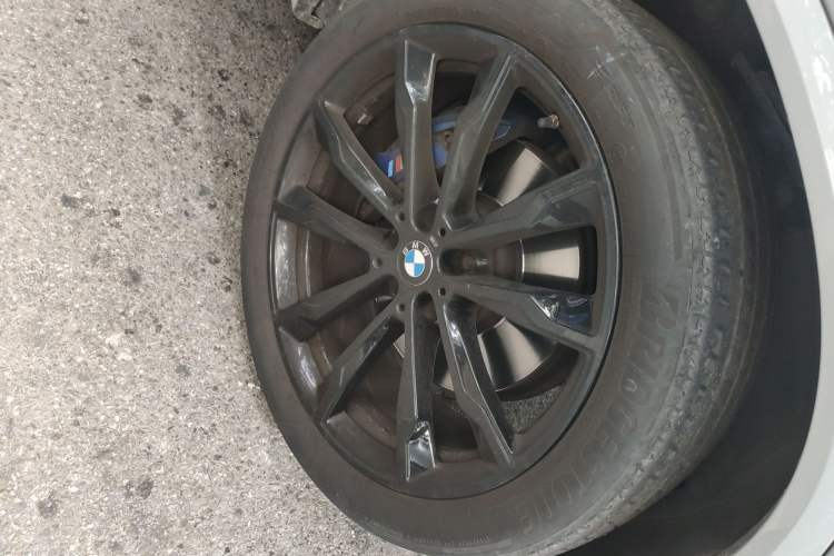 Used BMW X4 2022 Restyled xDrive 30i M Sport Night Edition Package Right Front Wheel Hub