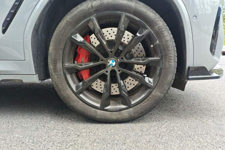Used BMW X4 2022 Restyled xDrive 30i M Sport Night Edition Package Right Front Wheel Hub