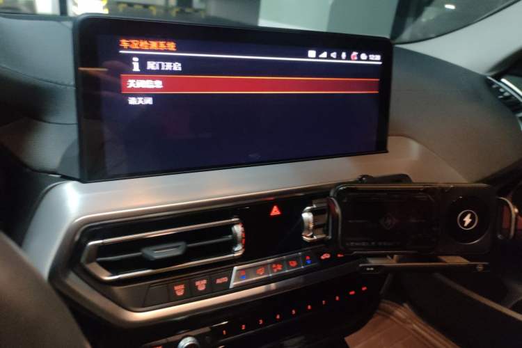 Used BMW X4 2022 xDrive 25i M Sport Package Audio And AC Panel