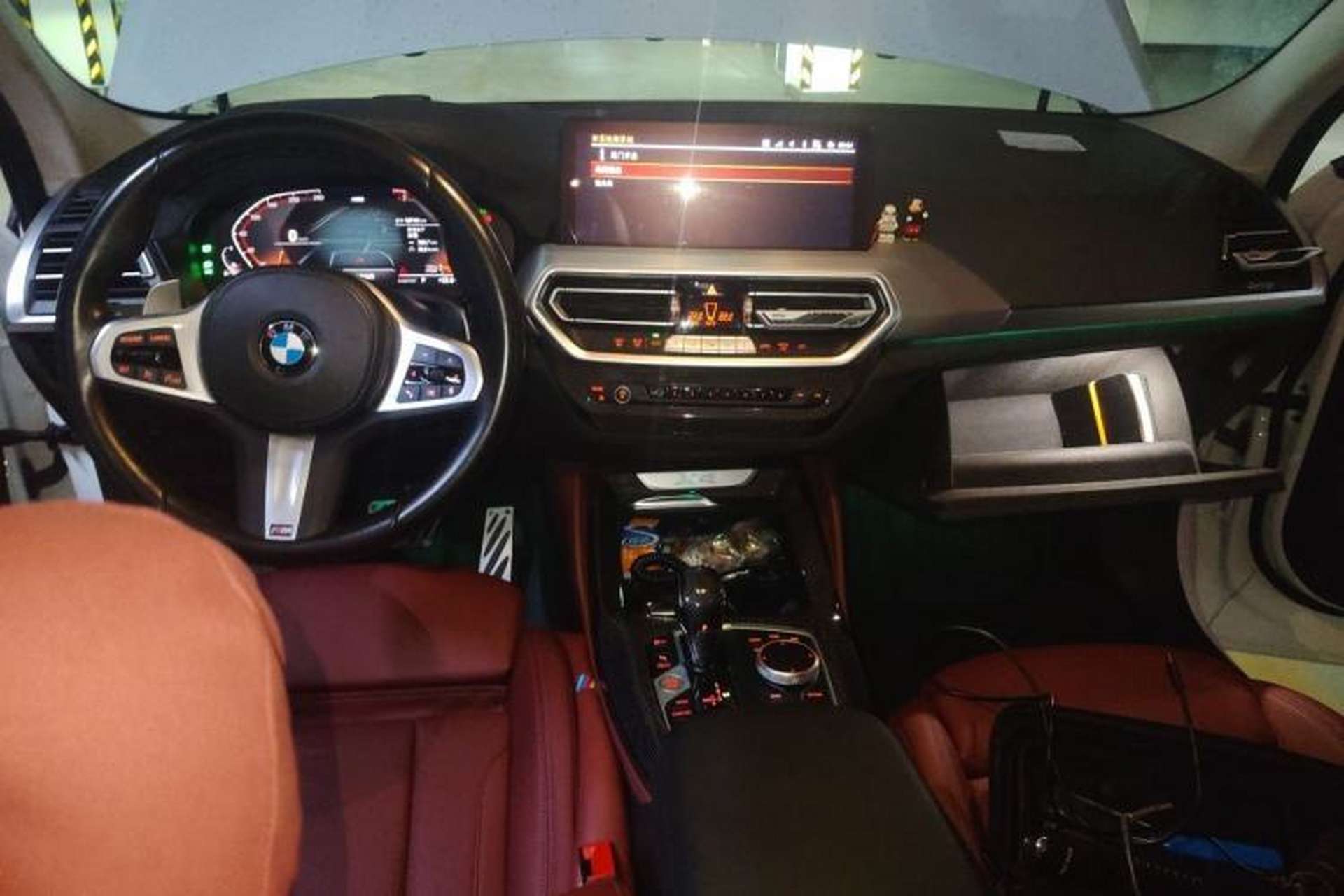 Used BMW X4 2022 xDrive 25i M Sport Package Center Console