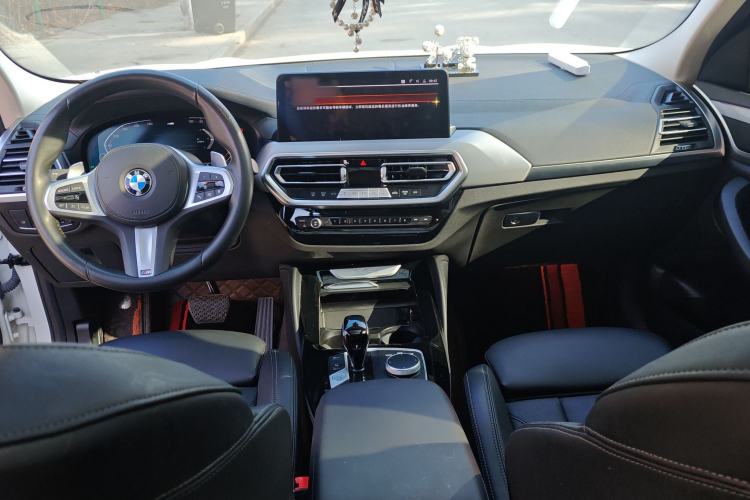 Used BMW X4 2022 xDrive 25i M Sport Package Center Console