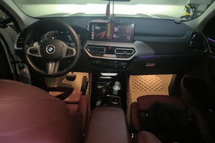 Used BMW X4 2022 xDrive 25i M Sport Package Center Console
