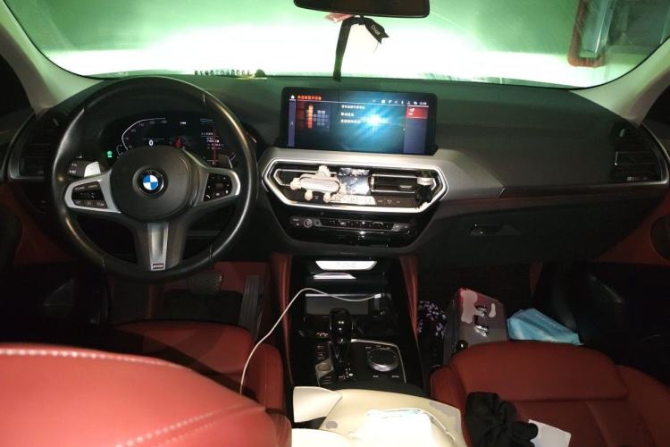 Used BMW X4 2022 xDrive 25i M Sport Package Center Console