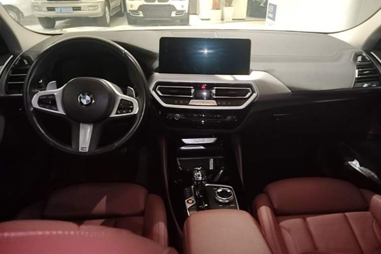 Used BMW X4 2022 xDrive 30i M Sport Package Center Console