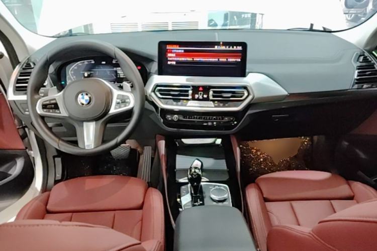 Used BMW X4 2022 xDrive 25i M Sport Package Center Console