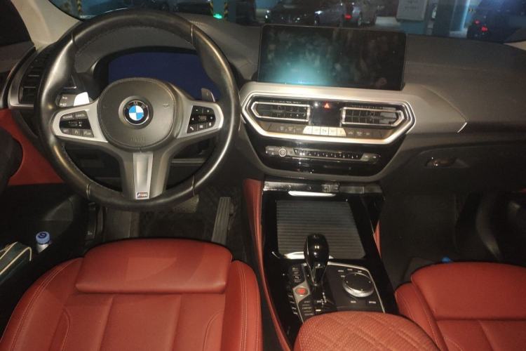 Used BMW X4 2022 xDrive 30i M Sport Package Center Console