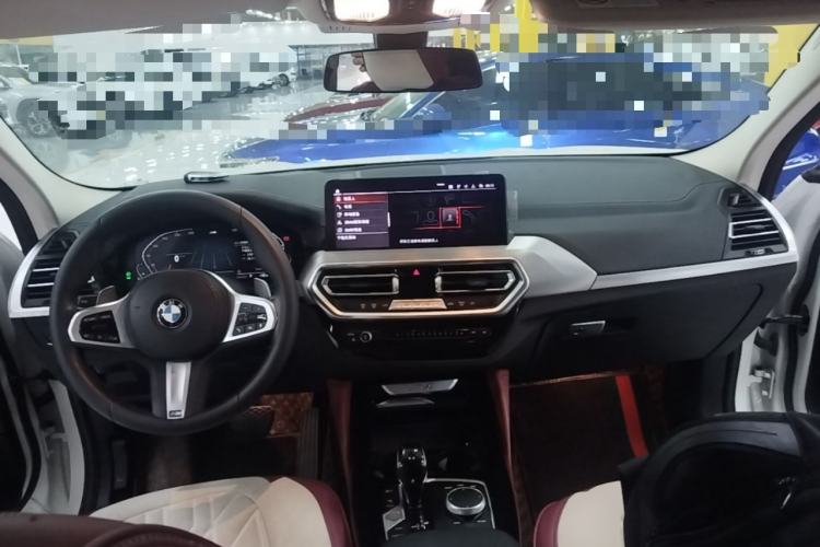 Used BMW X4 2022 xDrive 25i M Sport Package Center Console