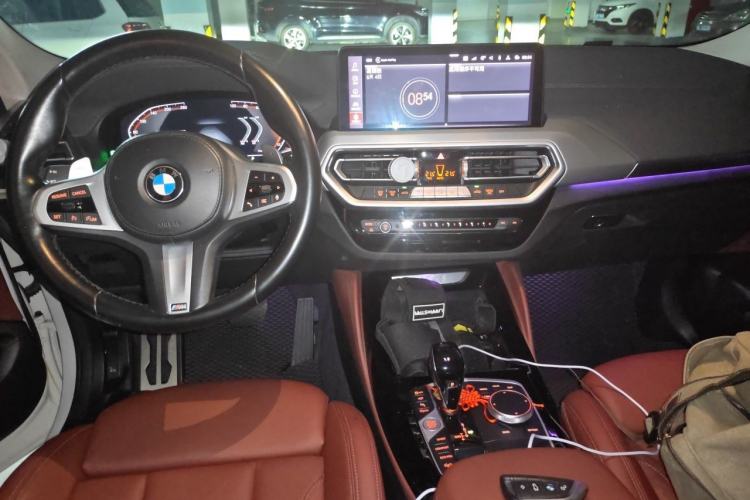 Used BMW X4 2022 xDrive 30i M Sport Package Center Console