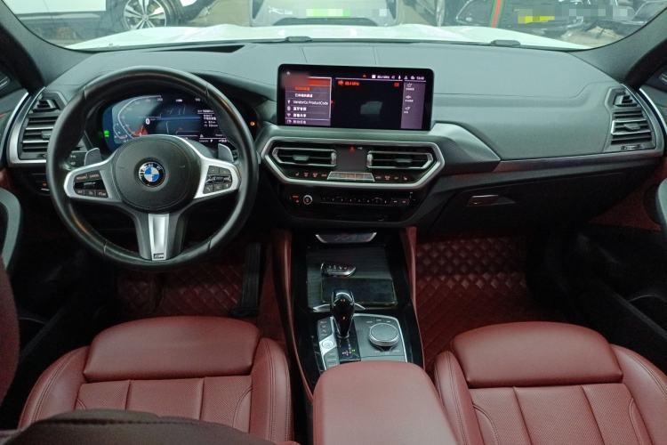 Used BMW X4 2022 xDrive 30i M Sport Night Edition package Center Console