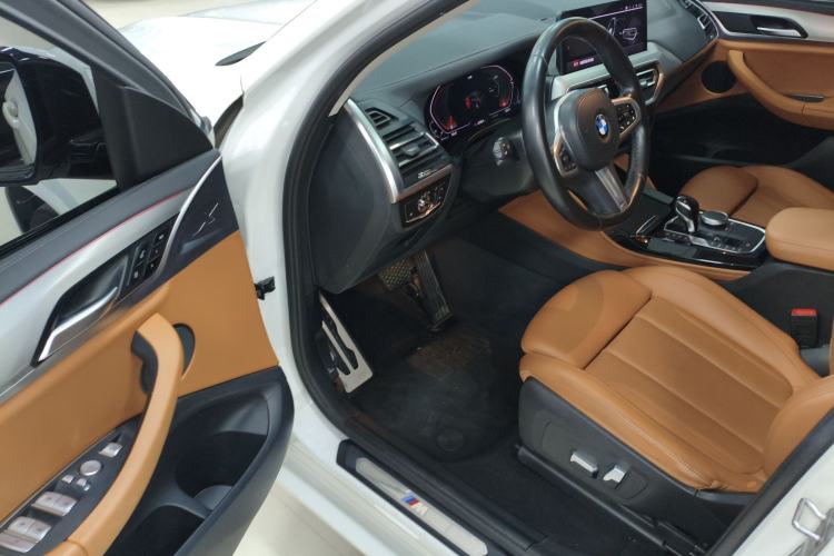 Used BMW X4 2022 xDrive 30i M Sport Package Driver Seat