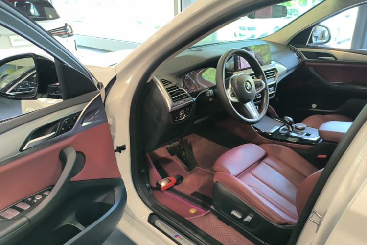 Used BMW X4 2022 xDrive 25i M Sport Package Driver Seat