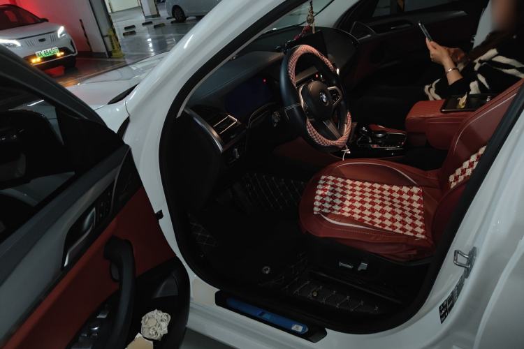 Used BMW X4 2022 xDrive 25i M Sport Package Driver Seat