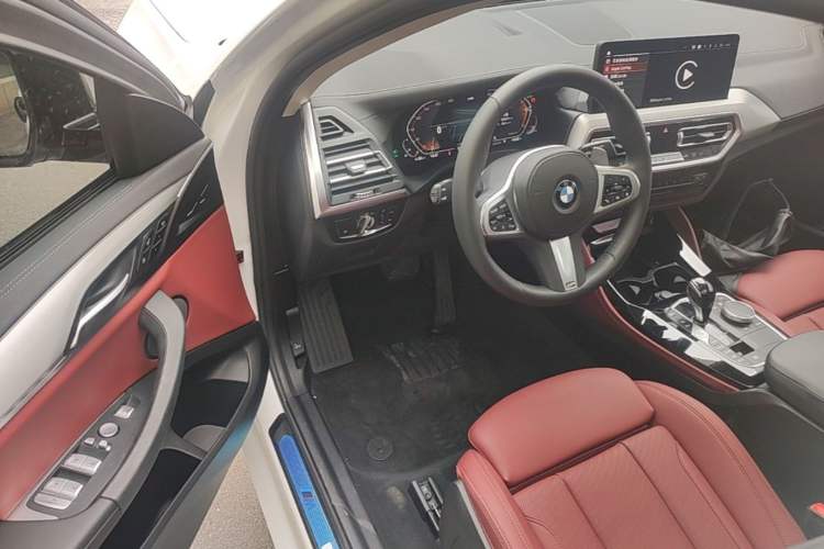 Used BMW X4 2022 xDrive 25i M Sport Package Driver Seat