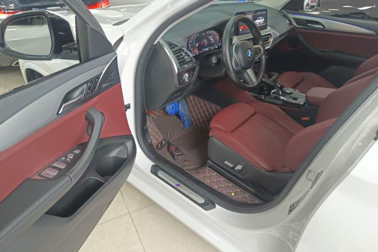 Used BMW X4 2022 xDrive 25i M Sport Package Driver Seat