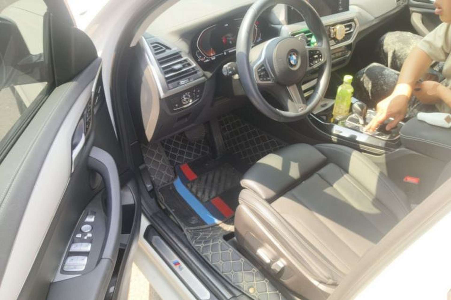Used BMW X4 2022 xDrive 25i M Sport Package Driver Seat